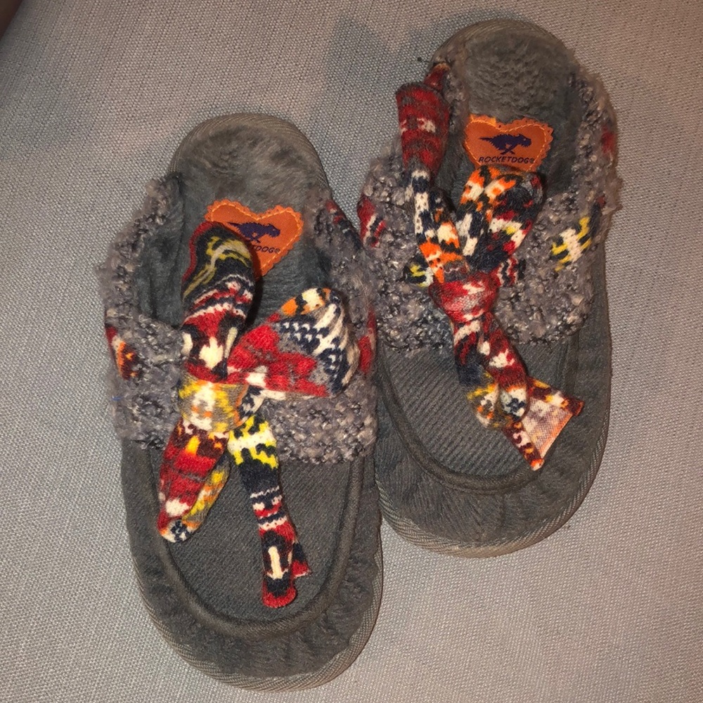 Rocket dog slippers size small good condition